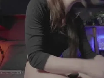 luckaisha – webcam model profile photo Image 6