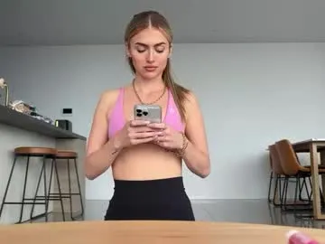 naomirhoades – webcam model profile photo