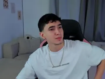 playussoftly – webcam model profile photo Image 3