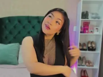 peachylina – webcam model profile photo Image 9