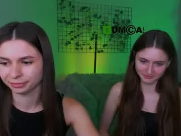 petites_perles – webcam model profile photo Image 11