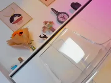 misskiarra – webcam model profile photo Image 3