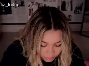 nika_lodge_official – webcam model profile photo