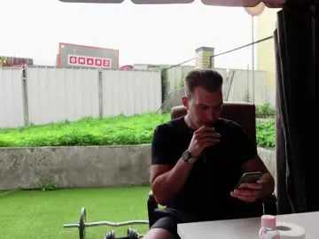 burnletitallburn – webcam model profile photo Image 10