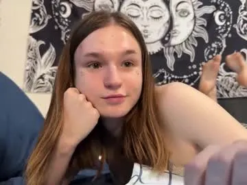 petites_perles – webcam model profile photo Image 12