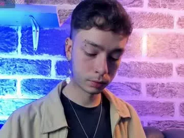 karlenegries – webcam model profile photo Image 16