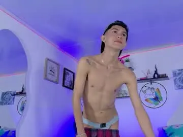 emonyashka – webcam model profile photo Image 13