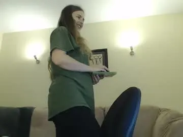 emilyhewell – webcam model profile photo Image 2