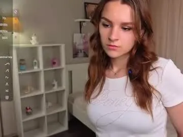 kira_briis – webcam model profile photo Image 14