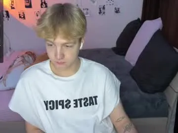 vanandjuani – webcam model profile photo Image 15