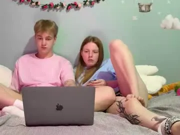 vanandjuani – webcam model profile photo Image 5