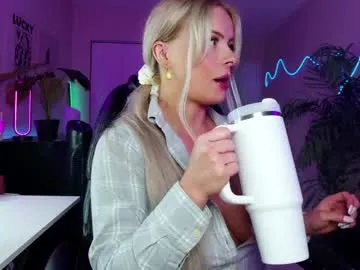 loving_ladies – webcam model profile photo Image 12