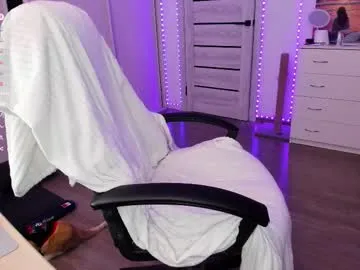 sarahadams – webcam model profile photo Image 3