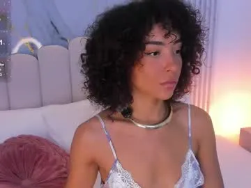 kira_briis – webcam model profile photo Image 9