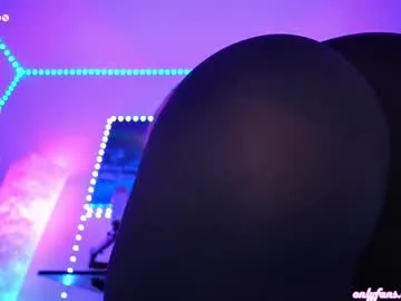 nicoledurham – webcam model profile photo Image 8