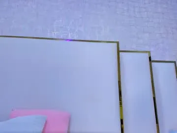 blue_bow – webcam model profile photo Image 11