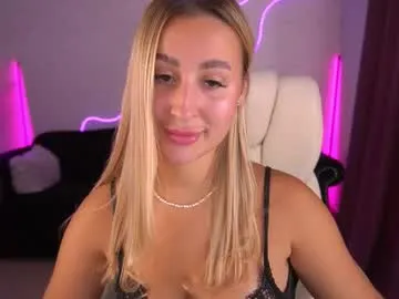 tofummuch – webcam model profile photo Image 8