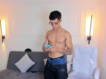 tai_fun – webcam model profile photo Image 16