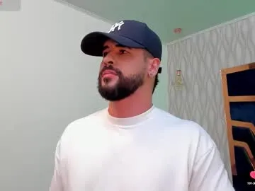 harmony_bigbreasts – webcam model profile photo Image 3