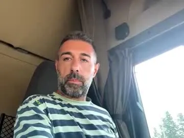 sweetyoops – webcam model profile photo Image 14