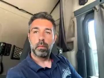 sweetyoops – webcam model profile photo Image 2