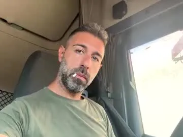 sweetyoops – webcam model profile photo Image 5