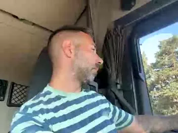 sweetyoops – webcam model profile photo Image 6