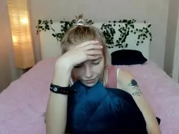 lunaa_11 – webcam model profile photo Image 11