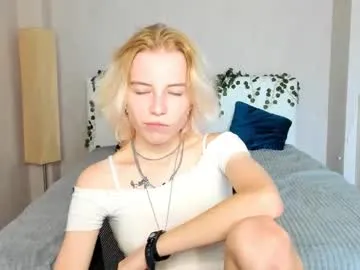 lunaa_11 – webcam model profile photo Image 4