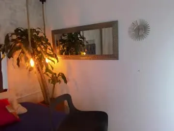 scarletttsinner – webcam model profile photo Image 2