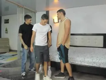 petites_perles – webcam model profile photo Image 11