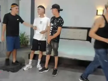 petites_perles – webcam model profile photo Image 4