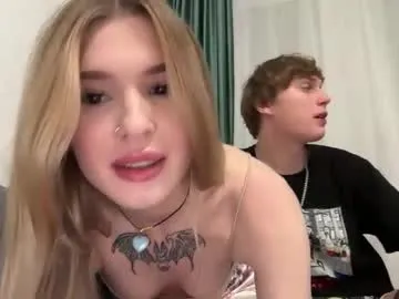 shiny_lily – webcam model profile photo Image 18