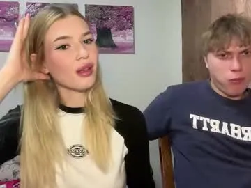 shiny_lily – webcam model profile photo Image 7