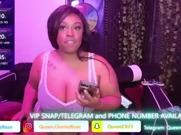 queencroze – webcam model profile photo