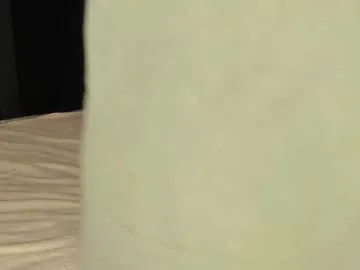 emonyashka – webcam model profile photo Image 9