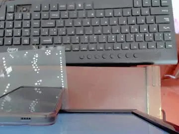 karlenegries – webcam model profile photo Image 16