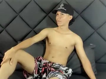 quennaedger – webcam model profile photo Image 7