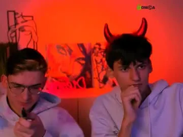 little_poetry – webcam model profile photo Image 9