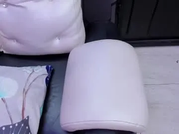 hollyxx_ – webcam model profile photo Image 16