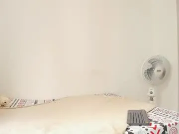 party_4_u – webcam model profile photo Image 5