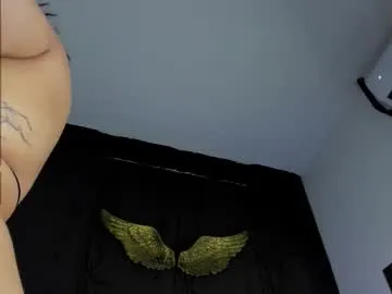 kristigroune – webcam model profile photo Image 15