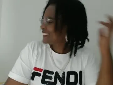 pinkadele – webcam model profile photo Image 14