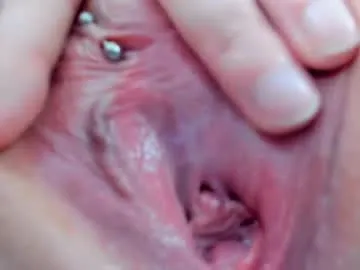 loving_ladies – webcam model profile photo Image 3