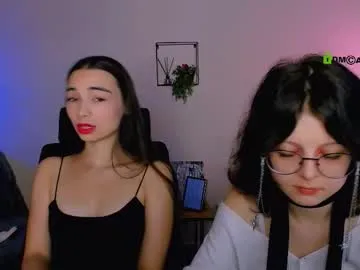 adelina_shine – webcam model profile photo Image 3