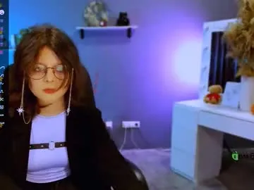 adelina_shine – webcam model profile photo Image 5