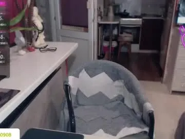 pinkypuppa – webcam model profile photo Image 3