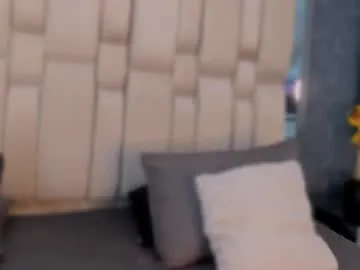 straight__friends – webcam model profile photo Image 9