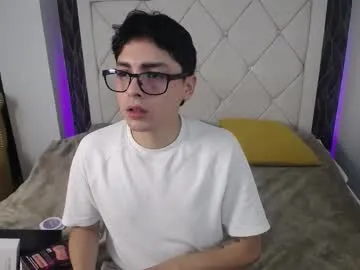 mia_greyy – webcam model profile photo Image 6