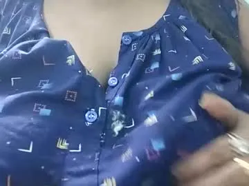 ErikaBonnie – webcam model profile photo Image 10